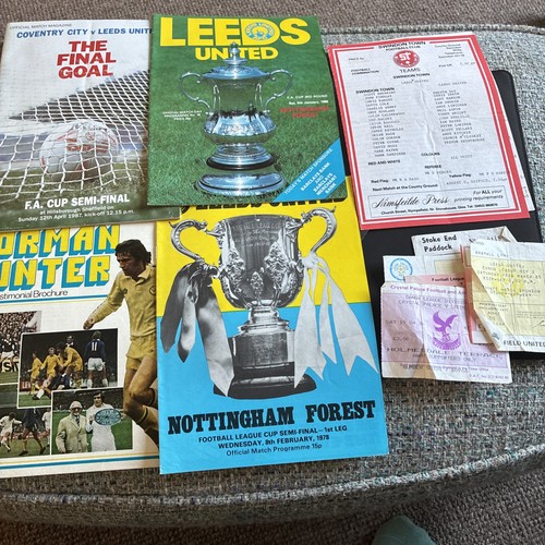 Leeds united programmes and - united,